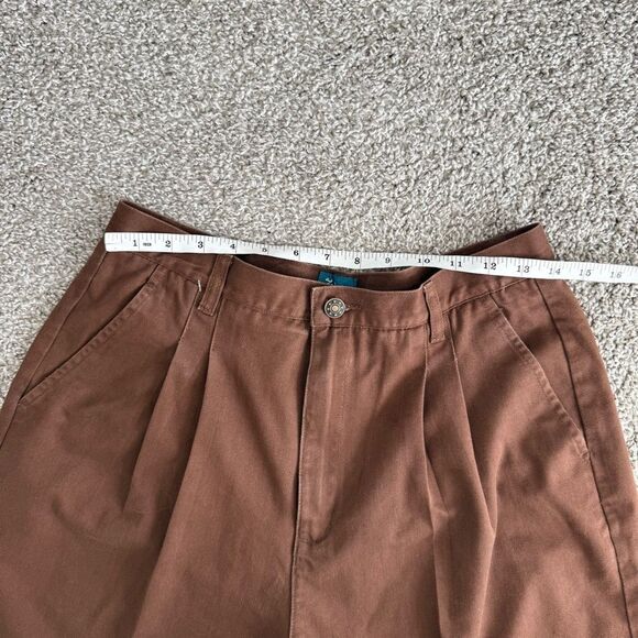 WEEKEND EDITION | Vintage High Rise Tailored Shorts - Picture 7 of 9